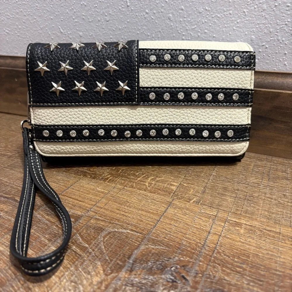 Montana West Black and Cream Star-Embellished Clutch Of Wallet - Picture 2 of 12